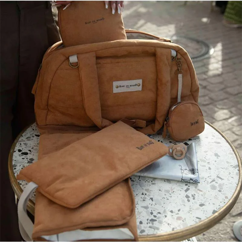 Bbluv - Doudoune Changing Bag, Camel - Image 7