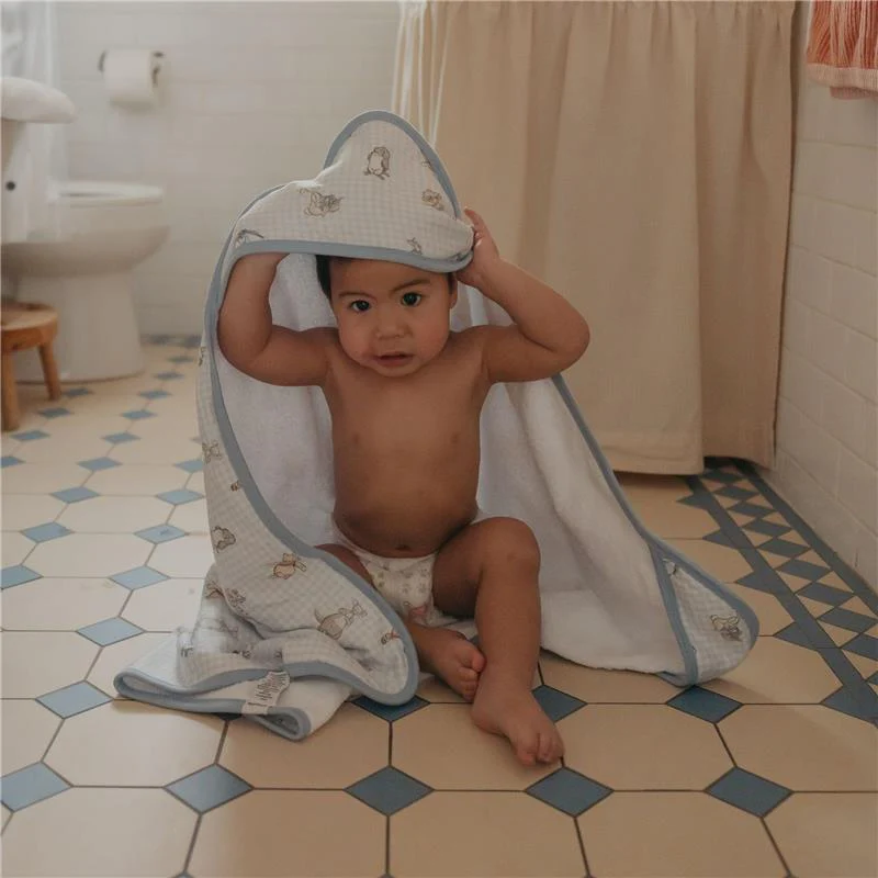 Copper Pearl - Winnie The Pooh & Friends Premium Knit Hooded Towel - Image 3