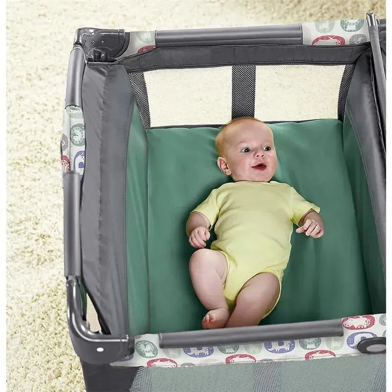 Graco - Pack 'N Play Playard Newborn Change 'N Carry, Manor - Image 5