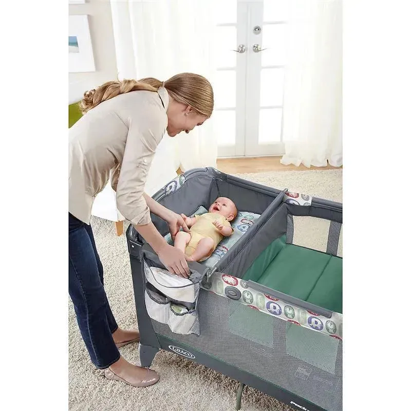 Graco - Pack 'N Play Playard Newborn Change 'N Carry, Manor - Image 6