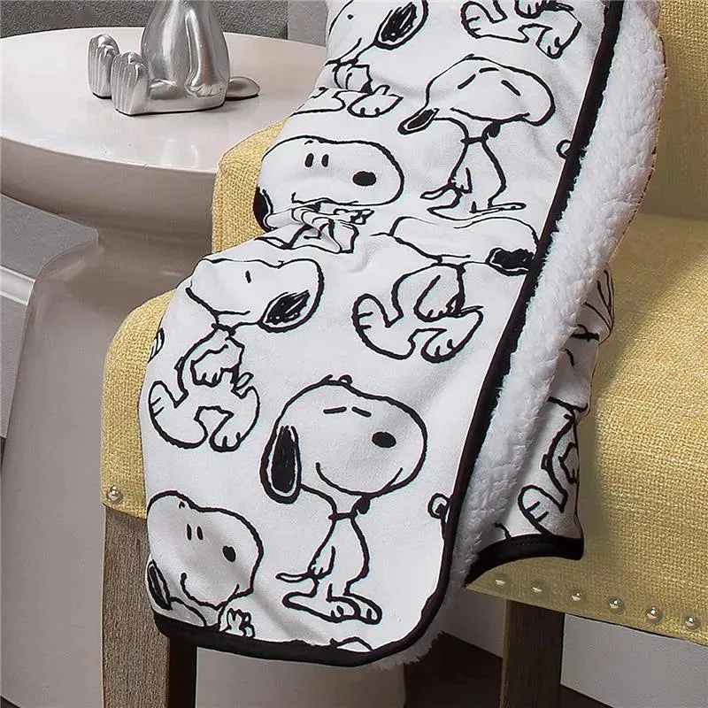 Lambs & Ivy Classic Snoopy Blanket - Image 3