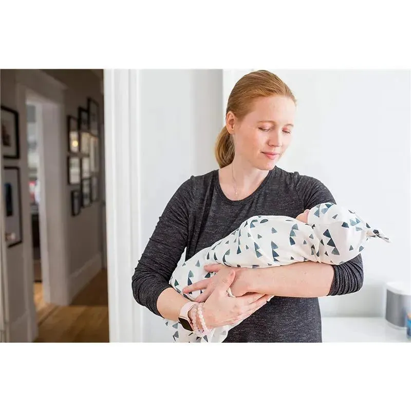 Mary Meyer - Lulujo Hello World Hat & Swaddle Set, Navy Triangles - Image 3