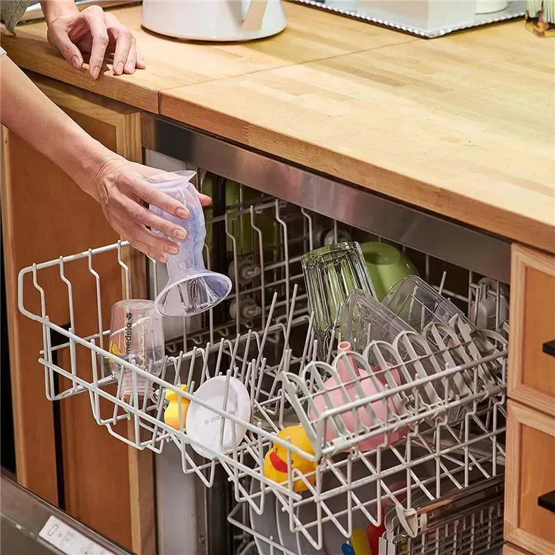 Medela - Silicone Breast Milk Collector - Image 3