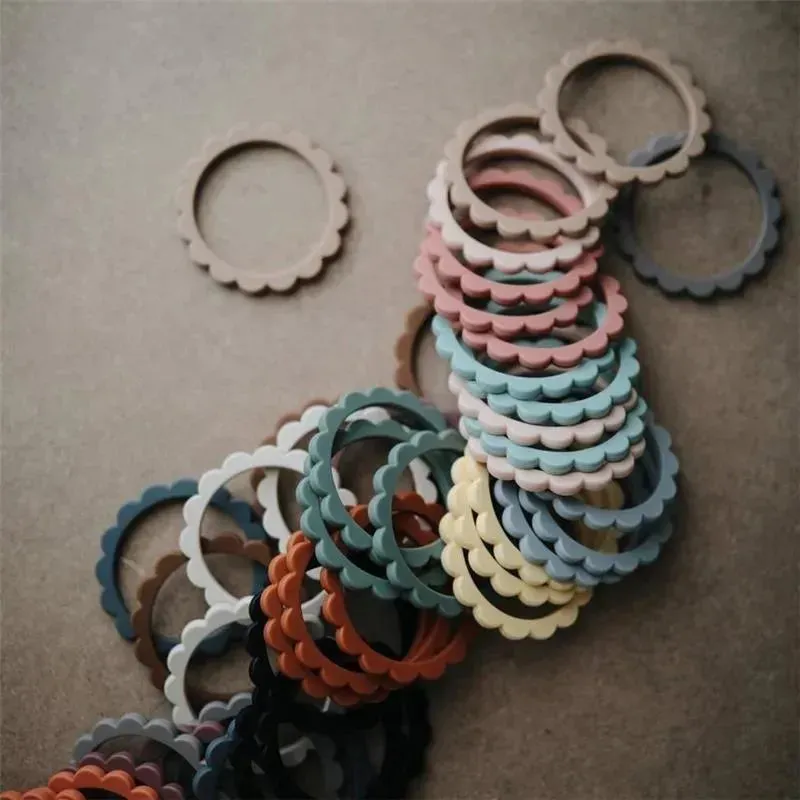 Mushie - Flower Teething Bracelet 3-Pack (Rose/Blush/Shifting Sand) - Image 4