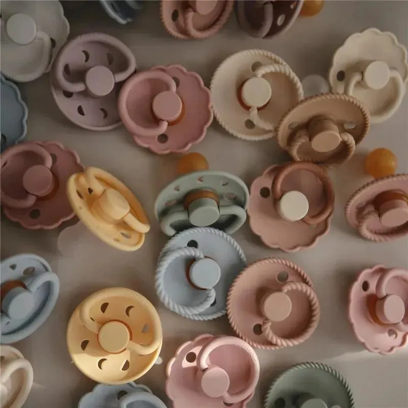 Mushie Frigg Daisy Natural Rubber Pacifier Sandstone - Image 2