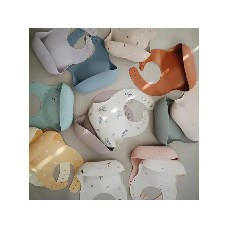 Mushie - Silicone Baby Bib - Pale Mauve - Image 3