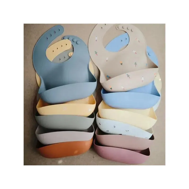Mushie - Silicone Baby Bib - Woodchuck - Image 2