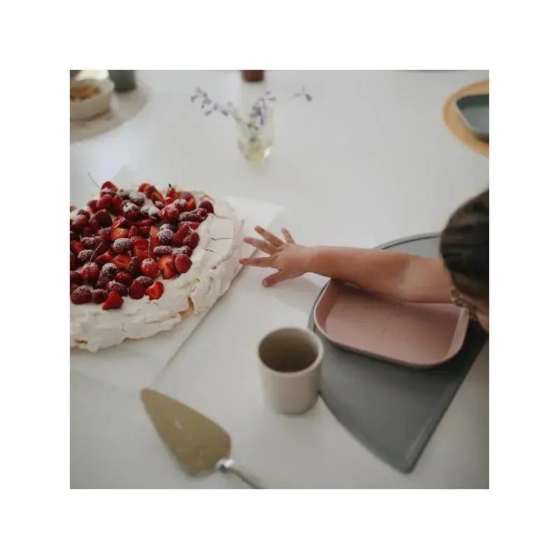 Mushie - Square Dinnerware Baby Plates- Set Of 2 - Blush - Image 3