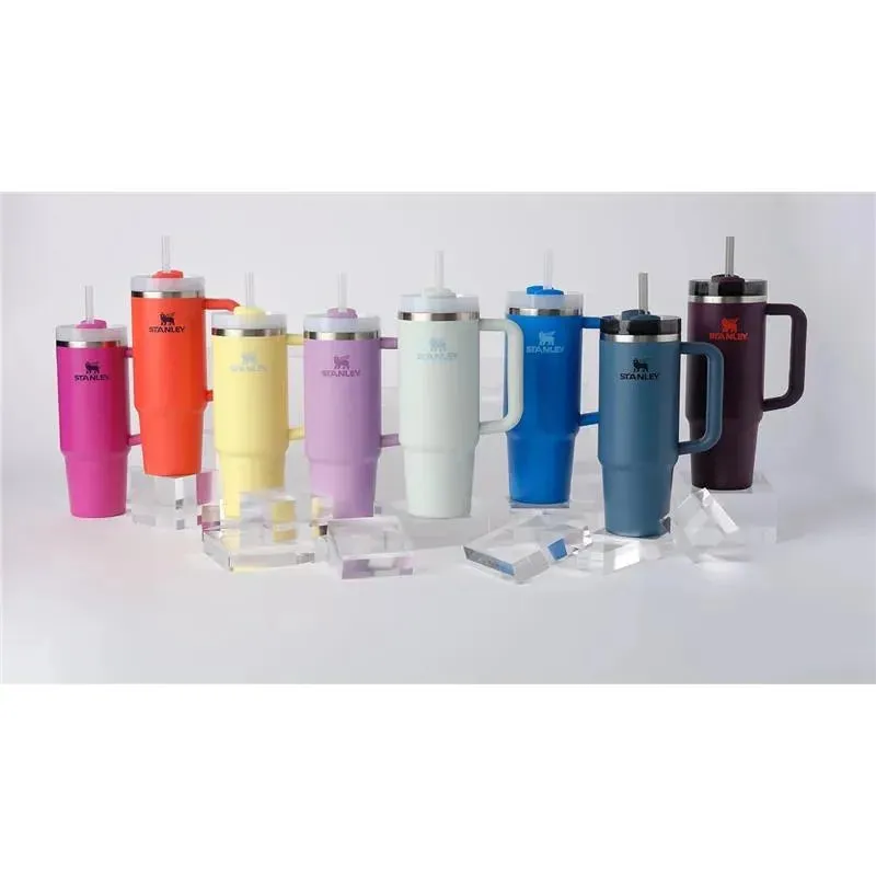 Stanley - Quencher H2.0 FlowState Stainless Steel Vacuum Insulated Tumbler, 30 oz, Mist - Image 4
