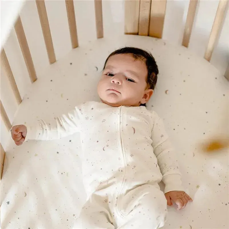 Stokke - Sleepi Mini Fitted Sheet by Pehr, Celestial - Image 5