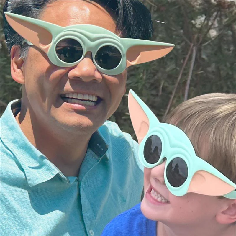 Sun-Staches Star Wars The Mandalorian The Child Grogu Sunglasses - Image 3