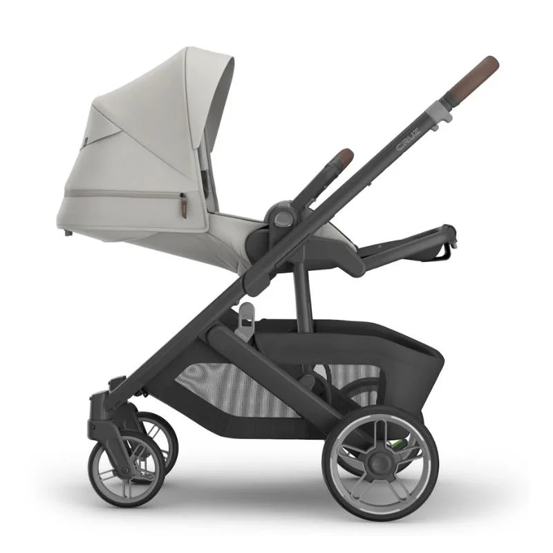 Uppababy - Cruz V3 Stroller Savannah (Pearl Gray Jacquard/Carbon Frame/Chestnut Leather) - Image 6